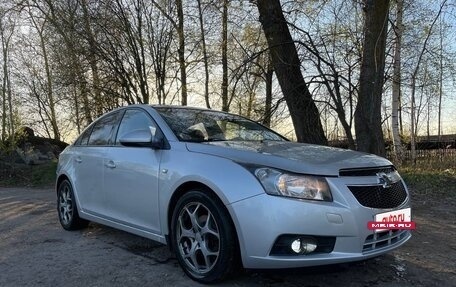 Chevrolet Cruze II, 2010 год, 600 000 рублей, 3 фотография