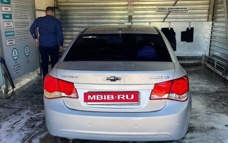 Chevrolet Cruze II, 2010 год, 600 000 рублей, 5 фотография
