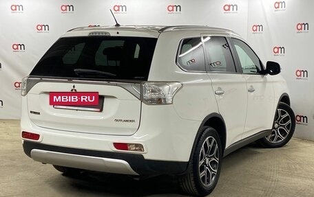 Mitsubishi Outlander III рестайлинг 3, 2014 год, 1 499 000 рублей, 4 фотография