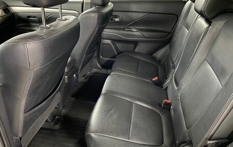 Mitsubishi Outlander III рестайлинг 3, 2014 год, 1 499 000 рублей, 18 фотография