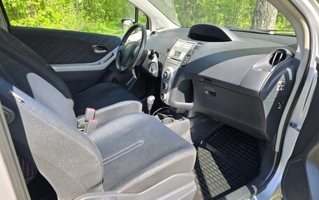 Toyota Yaris III рестайлинг, 2008 год, 555 000 рублей, 8 фотография