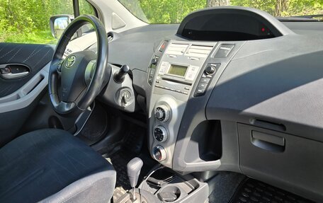 Toyota Yaris III рестайлинг, 2008 год, 555 000 рублей, 9 фотография