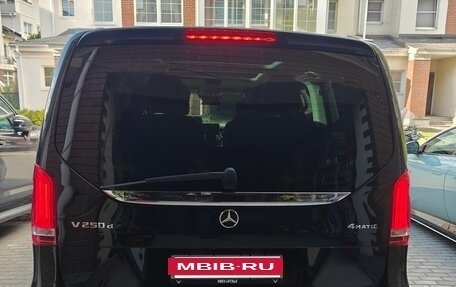 Mercedes-Benz V-Класс, 2017 год, 4 999 000 рублей, 7 фотография