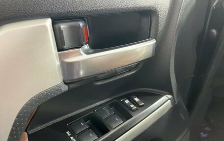 Toyota Land Cruiser 200, 2016 год, 5 200 000 рублей, 21 фотография