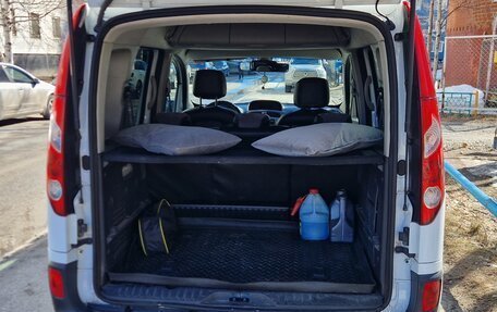 Renault Kangoo II рестайлинг, 2011 год, 850 000 рублей, 10 фотография