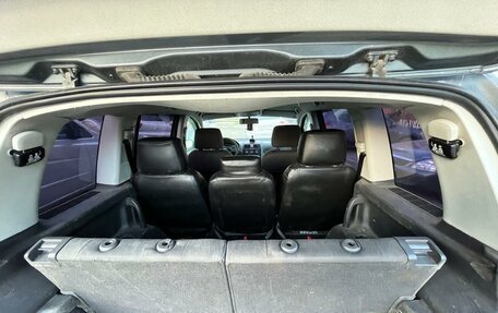 Volkswagen Touran III, 2004 год, 625 000 рублей, 3 фотография