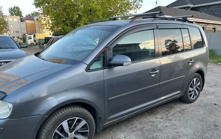 Volkswagen Touran III, 2004 год, 625 000 рублей, 10 фотография