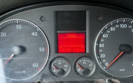 Volkswagen Touran III, 2004 год, 625 000 рублей, 9 фотография