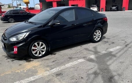Hyundai Solaris II рестайлинг, 2012 год, 710 000 рублей, 2 фотография