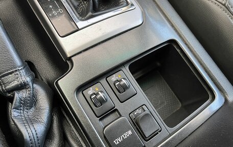 Toyota Land Cruiser Prado 150 рестайлинг 2, 2017 год, 4 199 000 рублей, 14 фотография