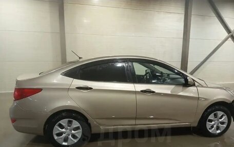 Hyundai Solaris II рестайлинг, 2011 год, 570 000 рублей, 3 фотография