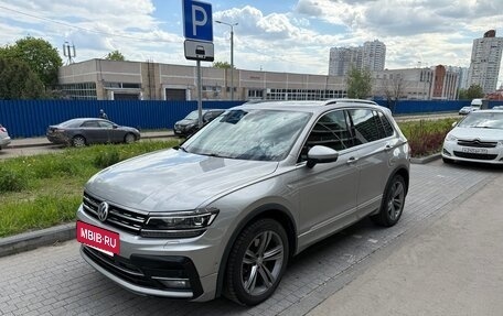 Volkswagen Tiguan II, 2018 год, 2 700 000 рублей, 2 фотография
