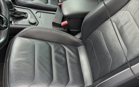 Volkswagen Tiguan II, 2018 год, 2 700 000 рублей, 12 фотография
