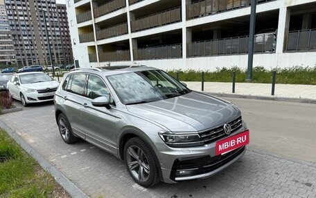 Volkswagen Tiguan II, 2018 год, 2 700 000 рублей, 8 фотография