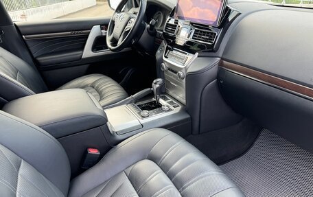 Toyota Land Cruiser 200, 2020 год, 8 700 000 рублей, 6 фотография