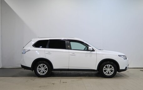 Mitsubishi Outlander III рестайлинг 3, 2014 год, 1 450 000 рублей, 5 фотография