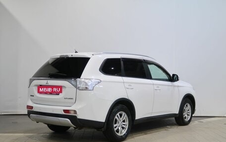 Mitsubishi Outlander III рестайлинг 3, 2014 год, 1 450 000 рублей, 6 фотография