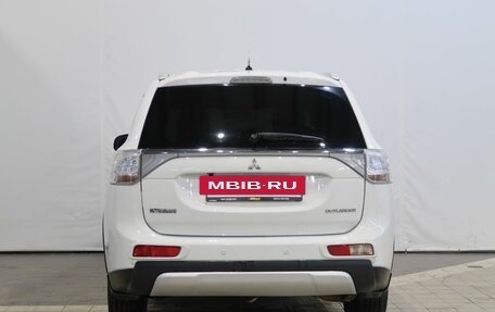 Mitsubishi Outlander III рестайлинг 3, 2014 год, 1 450 000 рублей, 7 фотография