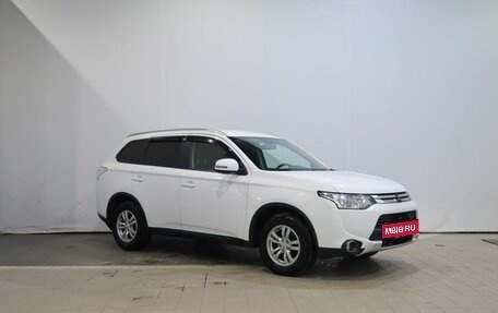 Mitsubishi Outlander III рестайлинг 3, 2014 год, 1 450 000 рублей, 3 фотография