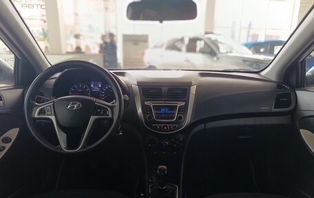 Hyundai Solaris II рестайлинг, 2015 год, 690 000 рублей, 11 фотография