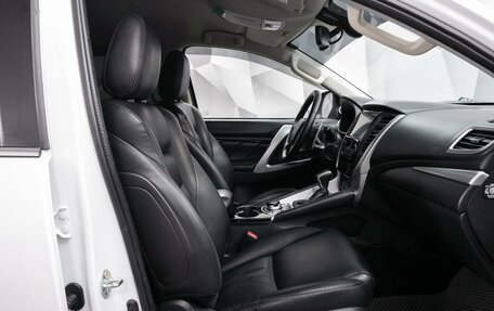 Mitsubishi Pajero Sport III рестайлинг, 2018 год, 2 820 000 рублей, 12 фотография