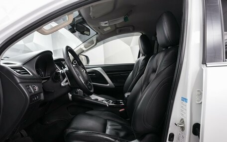Mitsubishi Pajero Sport III рестайлинг, 2018 год, 2 820 000 рублей, 10 фотография