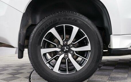 Mitsubishi Pajero Sport III рестайлинг, 2018 год, 2 820 000 рублей, 9 фотография