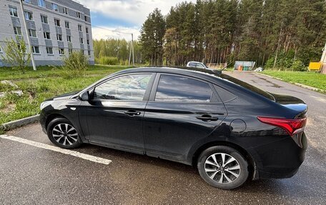 Hyundai Solaris II рестайлинг, 2017 год, 1 300 000 рублей, 12 фотография