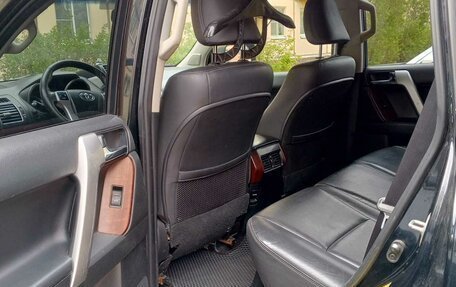 Toyota Land Cruiser Prado 150 рестайлинг 2, 2017 год, 3 650 000 рублей, 7 фотография