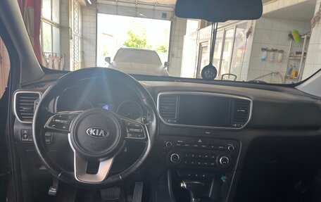 KIA Sportage IV рестайлинг, 2020 год, 2 340 000 рублей, 9 фотография