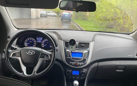 Hyundai Solaris II рестайлинг, 2011 год, 680 000 рублей, 6 фотография