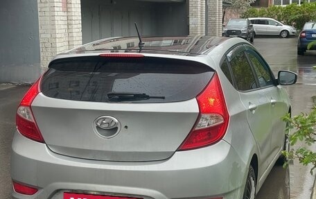 Hyundai Solaris II рестайлинг, 2011 год, 680 000 рублей, 5 фотография