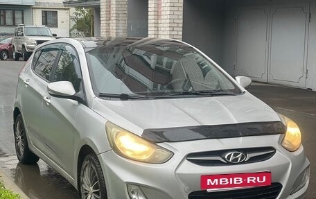 Hyundai Solaris II рестайлинг, 2011 год, 680 000 рублей, 2 фотография