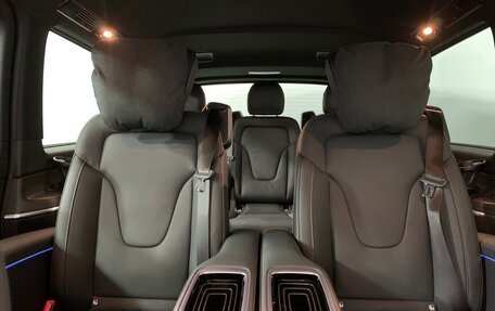Mercedes-Benz V-Класс, 2024 год, 19 080 000 рублей, 24 фотография