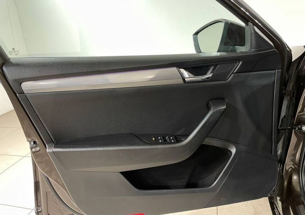 Skoda Superb III, 2017 год, 1 750 000 рублей, 18 фотография