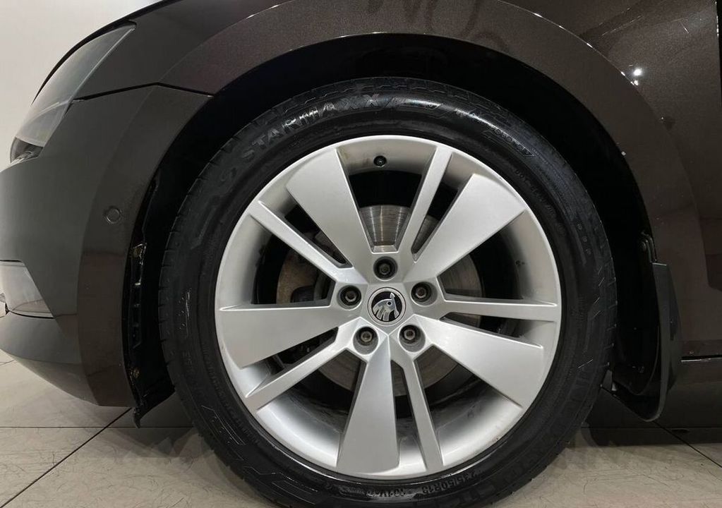 Skoda Superb III, 2017 год, 1 750 000 рублей, 22 фотография