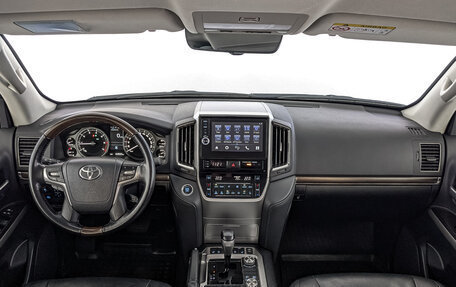 Toyota Land Cruiser 200, 2020 год, 9 350 000 рублей, 14 фотография