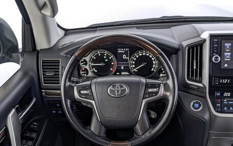 Toyota Land Cruiser 200, 2020 год, 9 350 000 рублей, 22 фотография