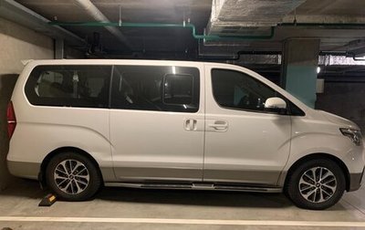 Hyundai Grand Starex Grand Starex I рестайлинг 2, 2019 год, 3 900 000 рублей, 1 фотография