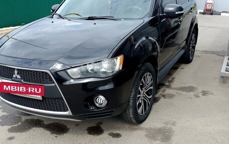 Mitsubishi Outlander III рестайлинг 3, 2011 год, 1 250 000 рублей, 5 фотография