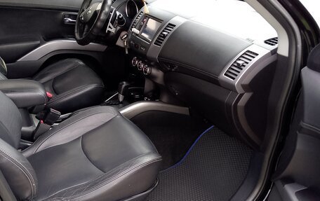 Mitsubishi Outlander III рестайлинг 3, 2011 год, 1 250 000 рублей, 20 фотография
