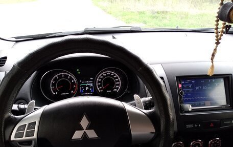 Mitsubishi Outlander III рестайлинг 3, 2011 год, 1 250 000 рублей, 25 фотография