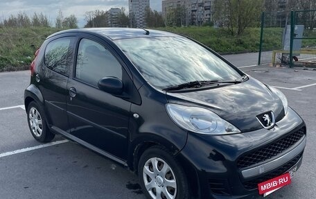 Peugeot 107 I рестайлинг, 2011 год, 480 000 рублей, 3 фотография