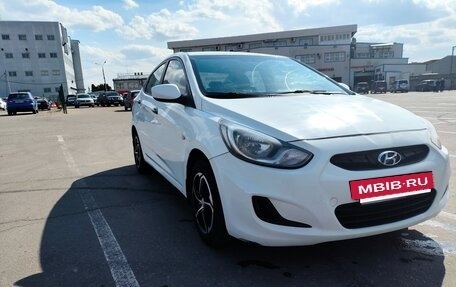 Hyundai Solaris II рестайлинг, 2012 год, 570 000 рублей, 2 фотография