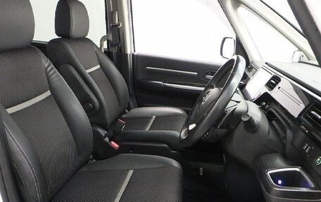 Honda Stepwgn IV, 2015 год, 1 725 000 рублей, 2 фотография