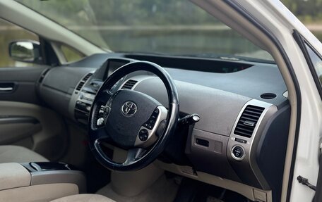 Toyota Prius, 2008 год, 950 000 рублей, 13 фотография