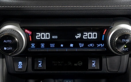 Toyota RAV4, 2020 год, 3 099 000 рублей, 24 фотография