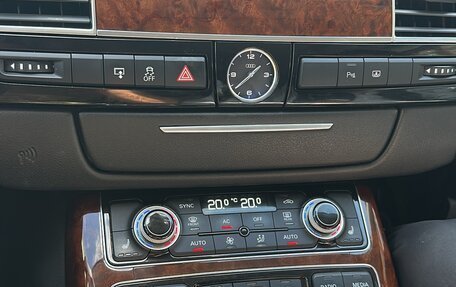 Audi A8, 2011 год, 1 560 000 рублей, 3 фотография