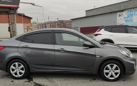 Hyundai Solaris II рестайлинг, 2013 год, 800 000 рублей, 6 фотография