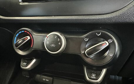 KIA Rio IV, 2019 год, 999 000 рублей, 11 фотография